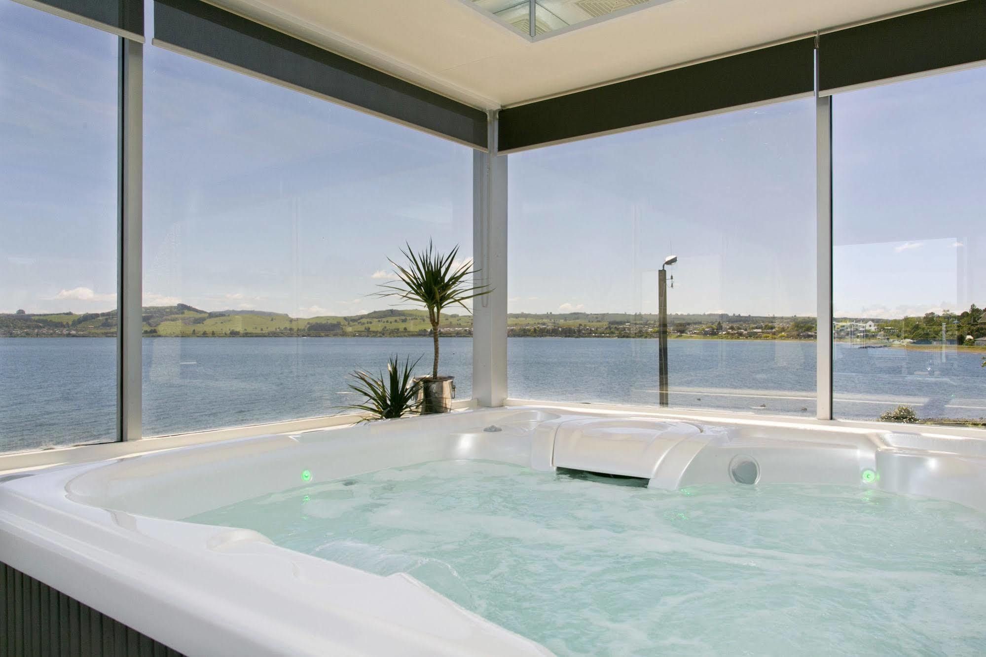 The Cove- On The Lake Taupo Exteriér fotografie